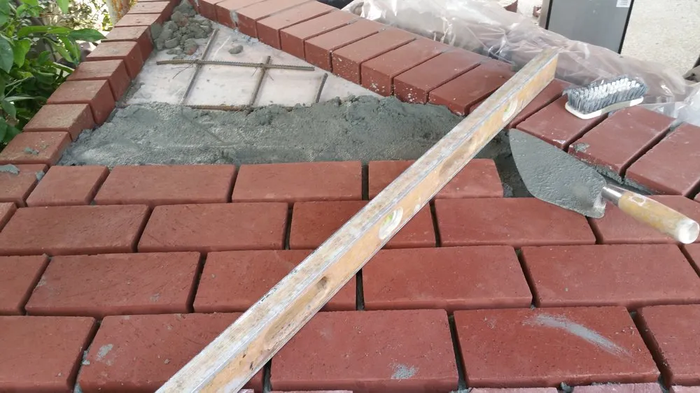 Slide of Vargas Construction & Handyman