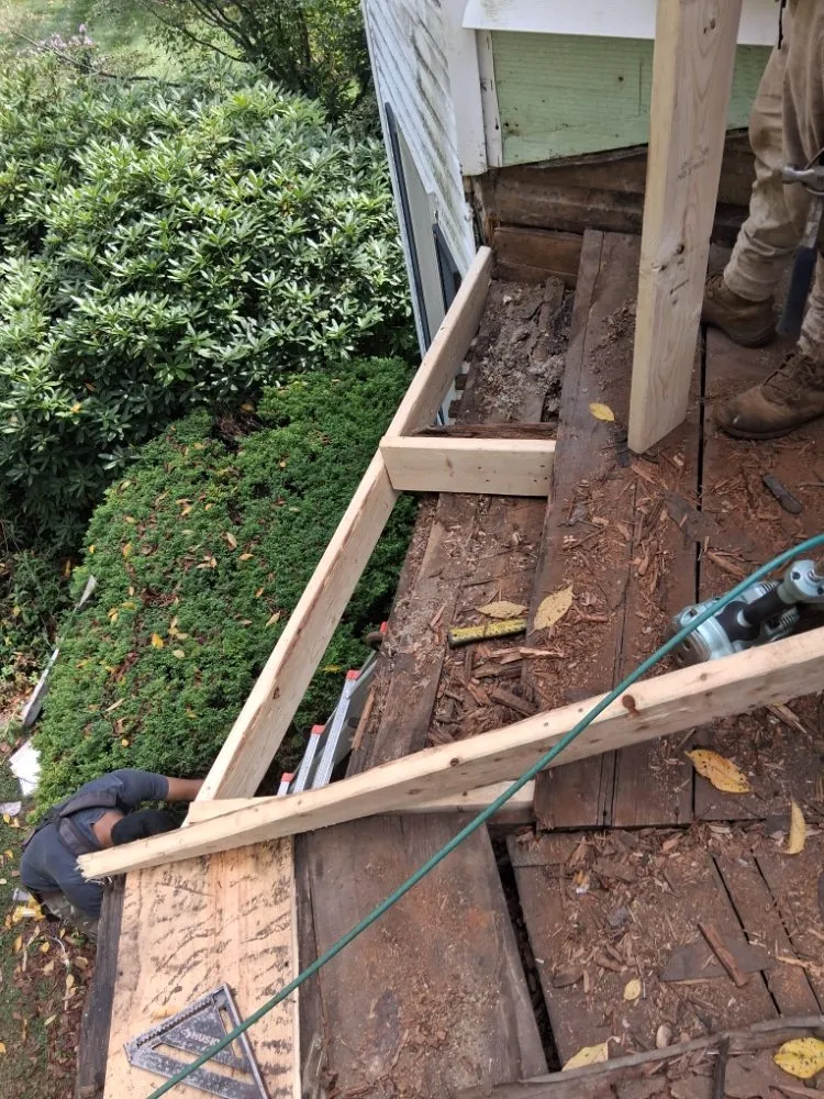 Licensed roof inspection in Ijamsville, MD by Vasqueisaiasrufin