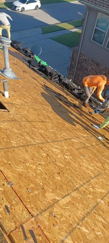 Slide of Vasquez Leon Roofing