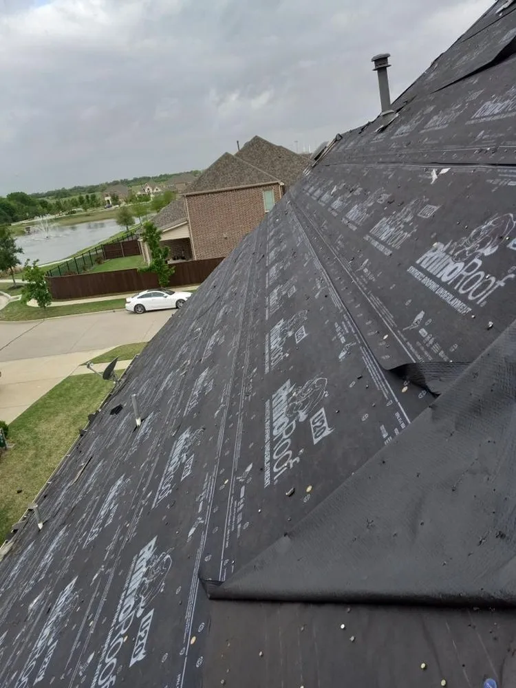 Slide of Vasquez Leon Roofing