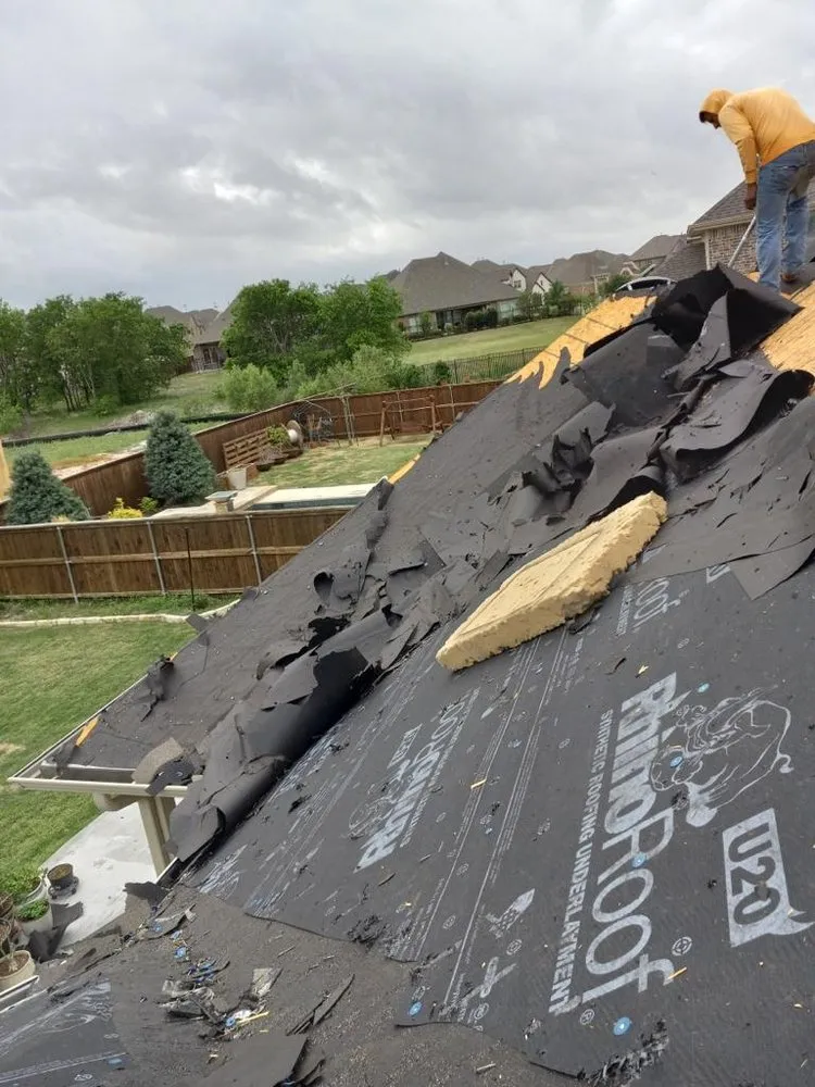 Slide of Vasquez Leon Roofing