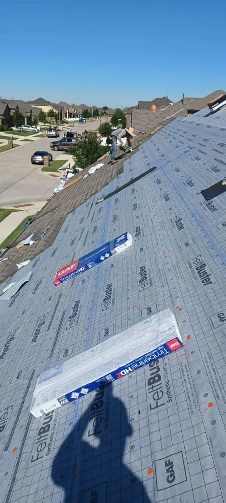 Slide of Vasquez Leon Roofing