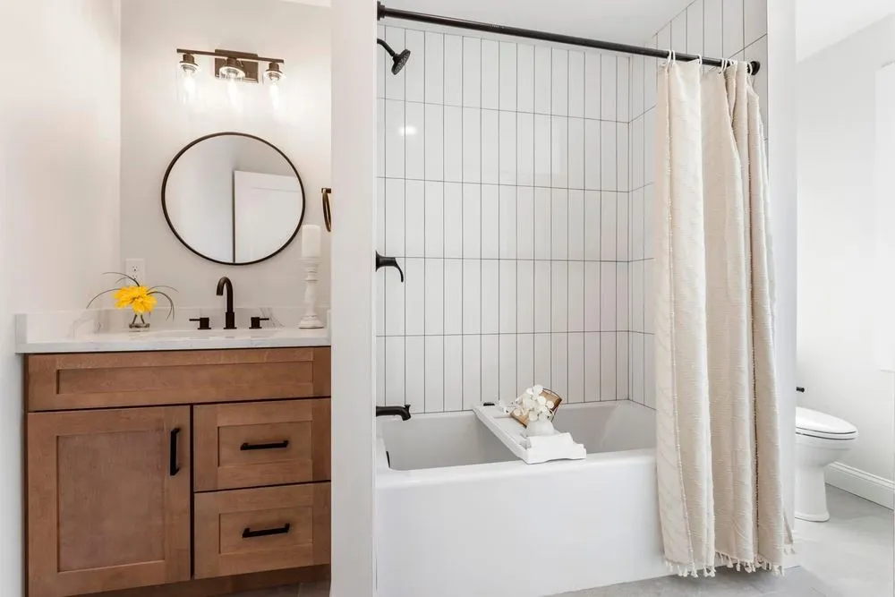 Slide of Vaz Construction