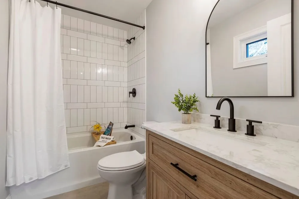 Slide of Vaz Construction