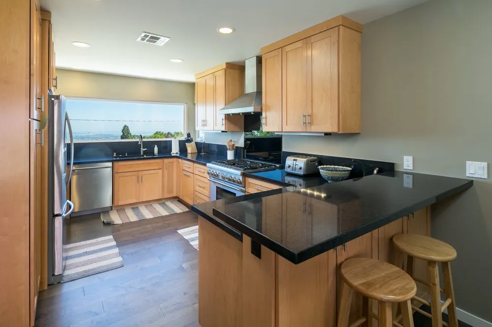 Slide of Vazana Construction