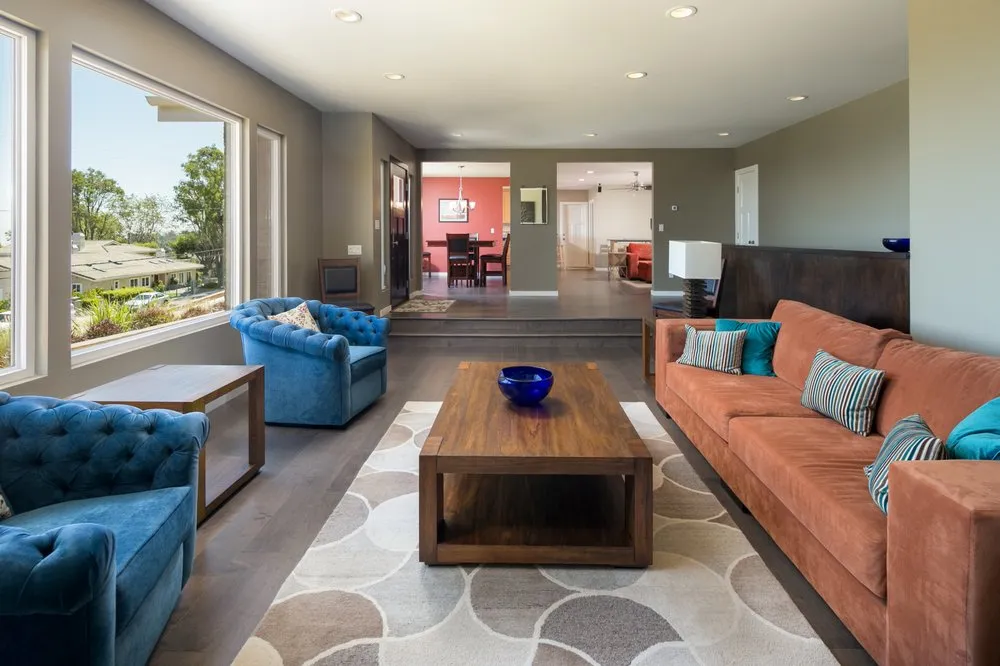 Slide of Vazana Construction