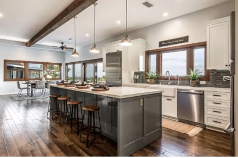 Slide of Vazana Construction