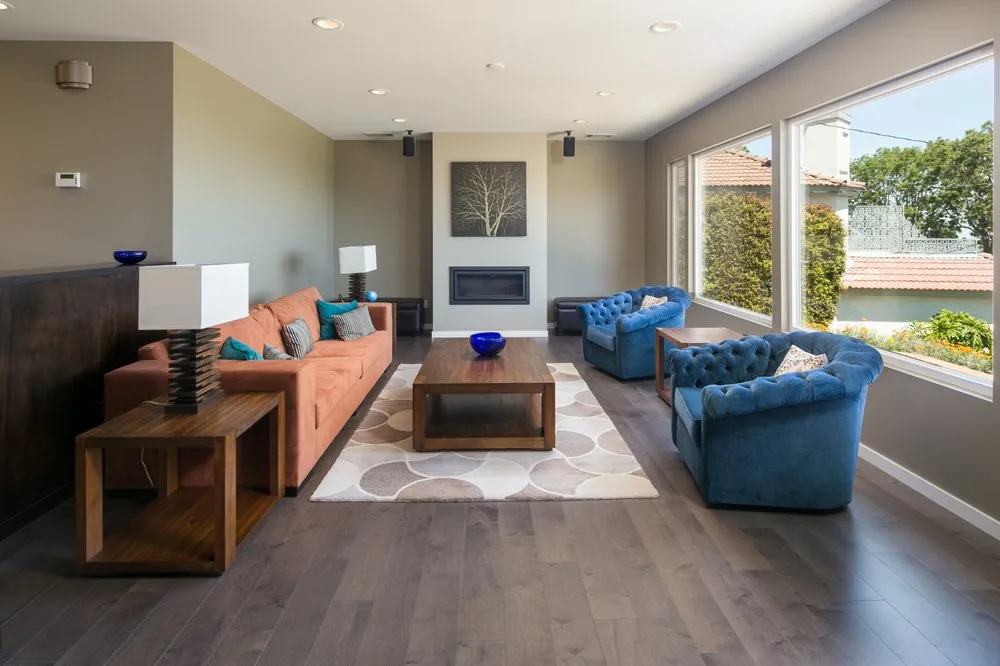 Slide of Vazana Construction