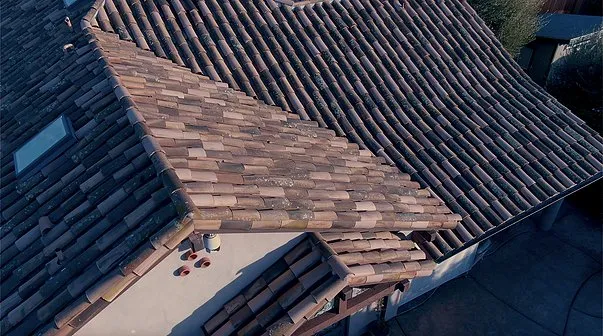 Slide of Vazquez Roofing