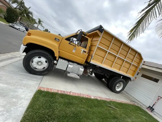 Vedders Demolition & Hauling Logo