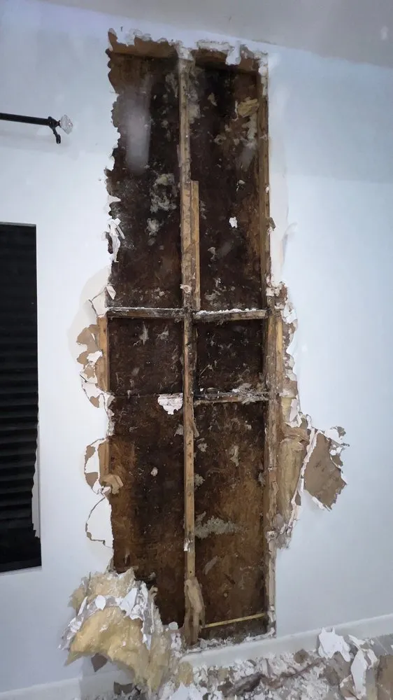 Slide of Vela's Roofing and Construction