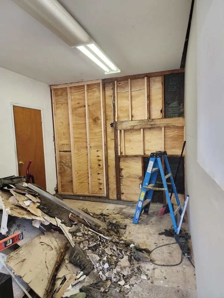 Slide of Velasquez construction