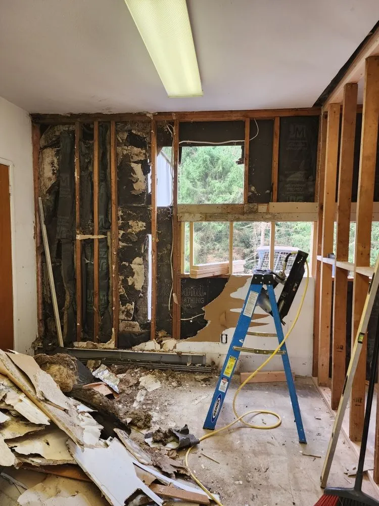 Slide of Velasquez construction