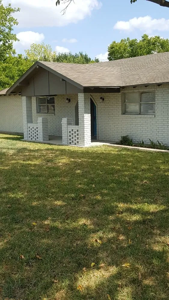 Top-rated shingle roofing service experts serving Eddy, TX - Velasquez Remodeling & Roofing