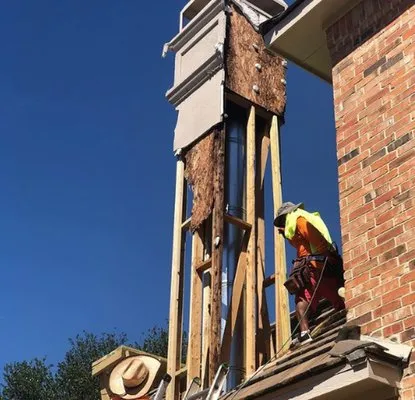 Verde Roofing & Construction Logo