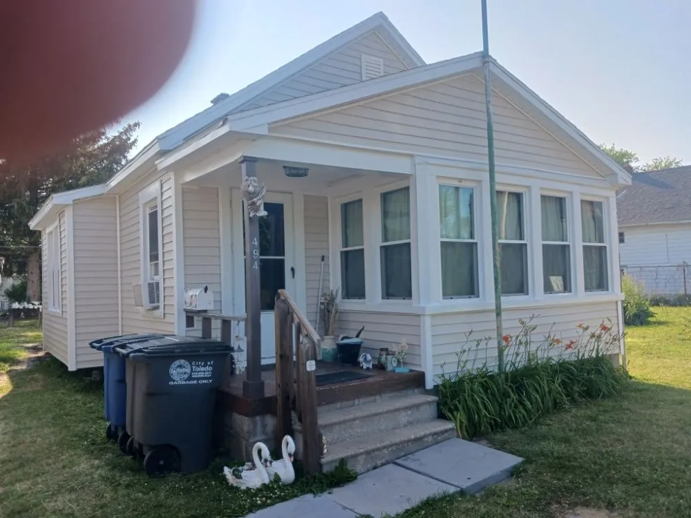 Slide of Vermilion Vinyl Home Exteriors