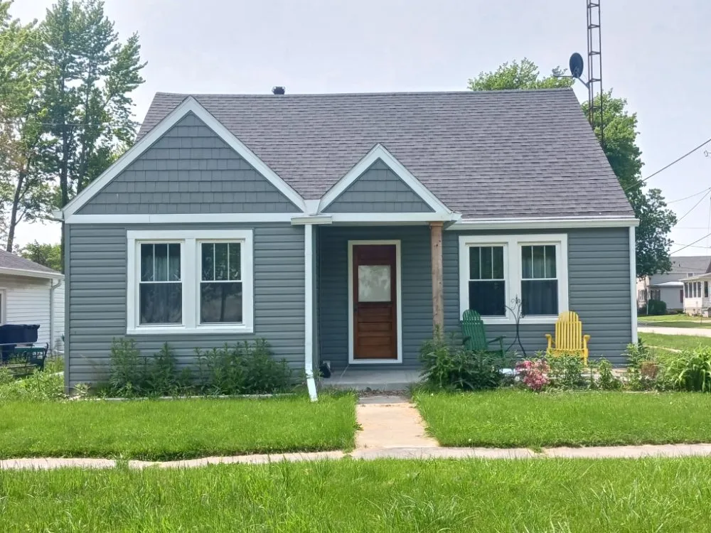 Slide of Vermilion Vinyl Home Exteriors