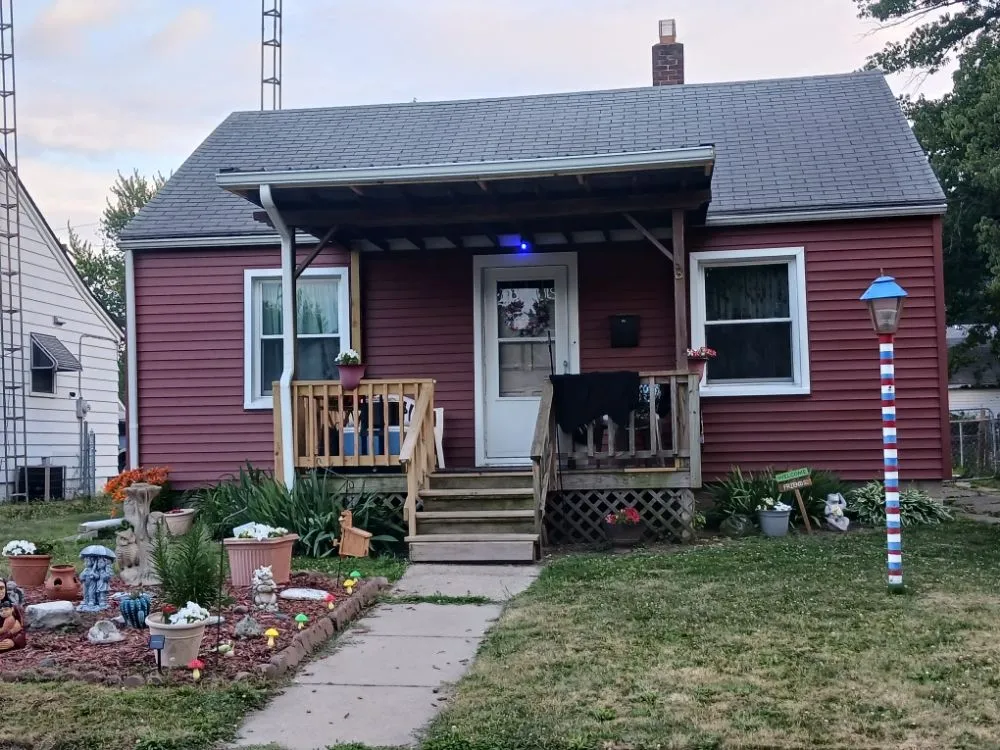 Slide of Vermilion Vinyl Home Exteriors