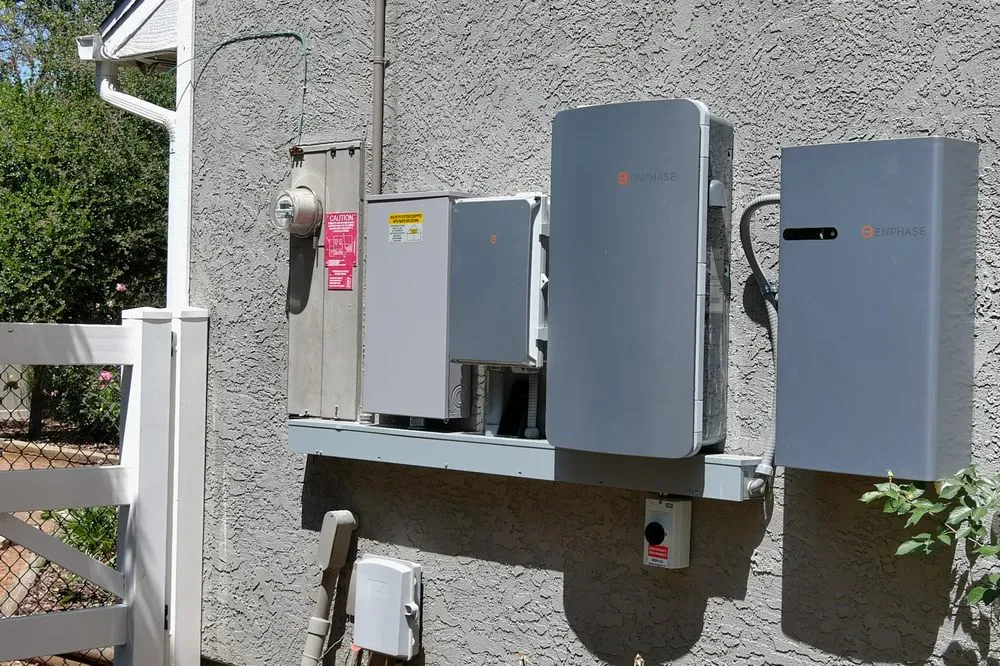 Slide of Verza Solar Electric Design