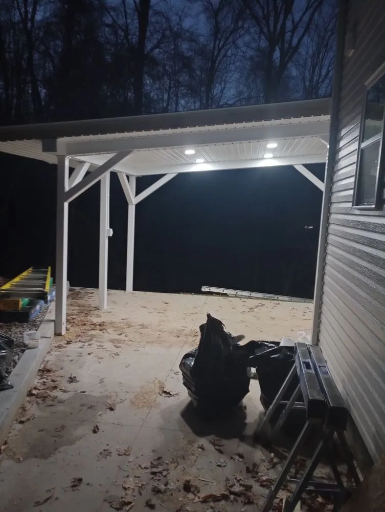 Licensed roof inspection in Tunnelton, WV by Vest Construction