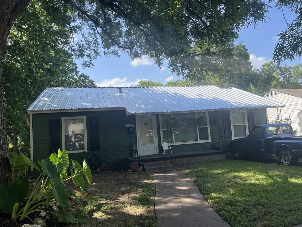 Slide of Victors Welding & Metal Roofing