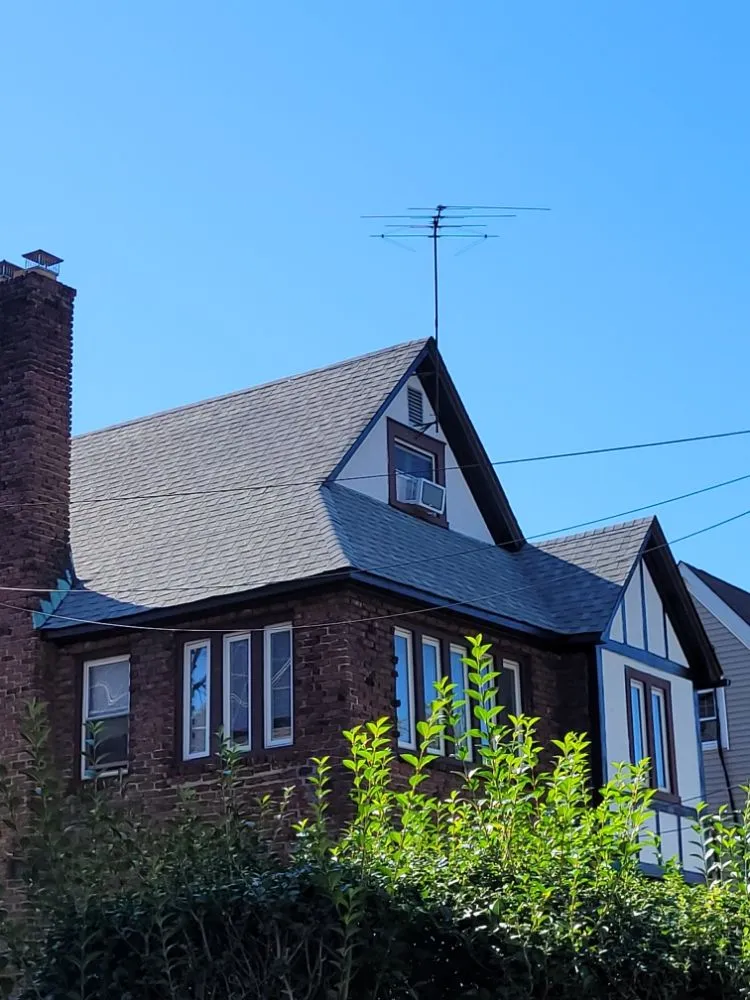 Slide of Vidal Roofing