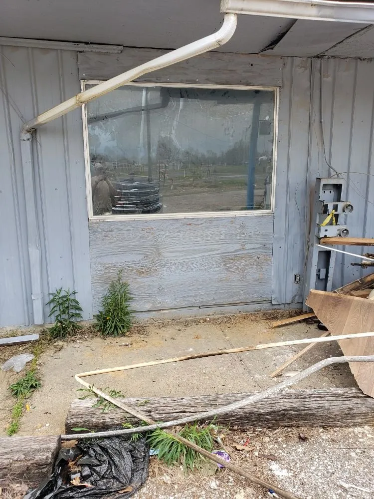 Licensed roof repair for fast service in Thaxton, MS by VIking Remodeling and Siding