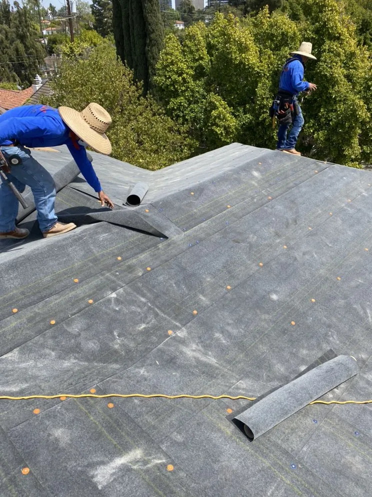 Emergency roof repair for fast service across Pacoima, CA - Villa’s Roofing