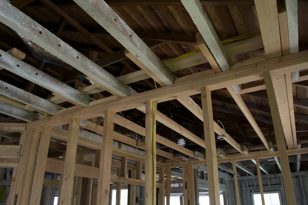 Slide of Villatoro & M Construction