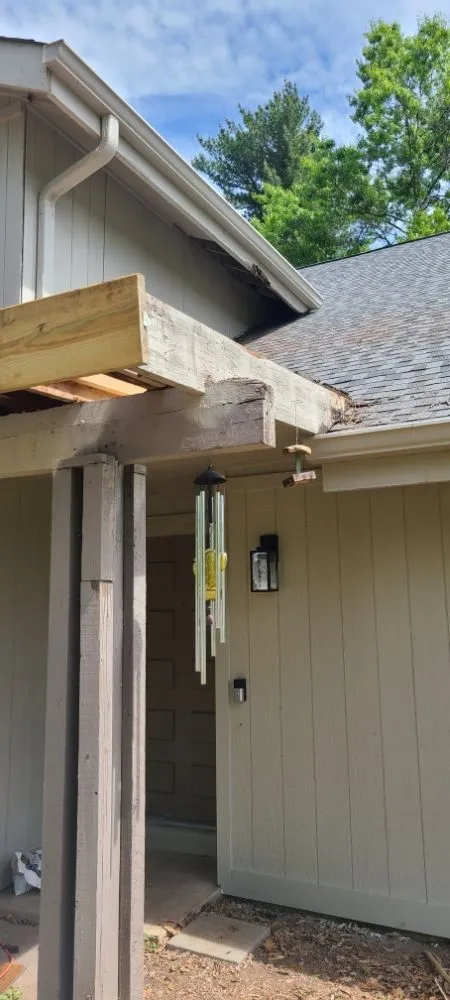 Slide of Villatoro Roofing