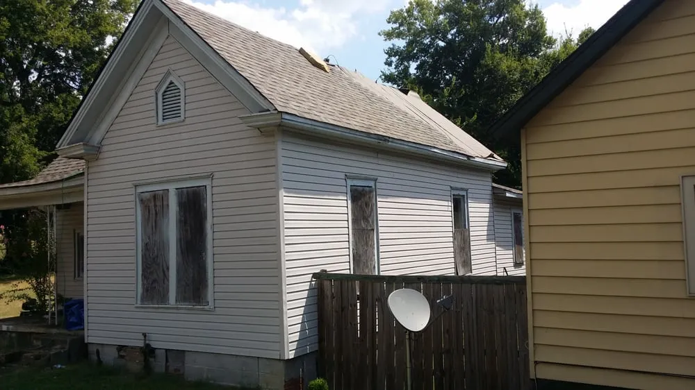 Slide of Villeda Roofing