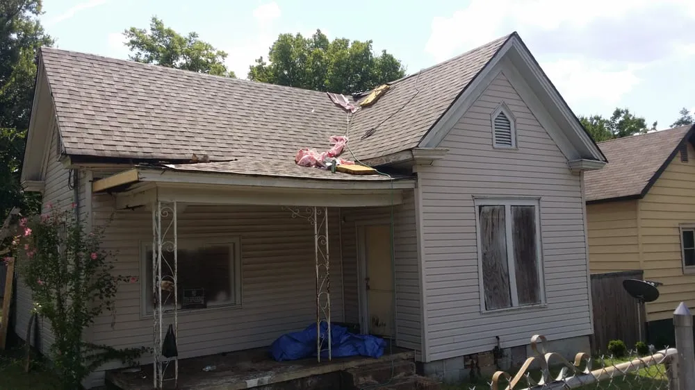 Slide of Villeda Roofing