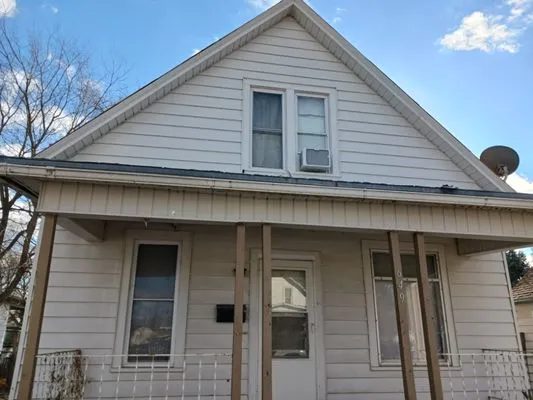 Vilma Barcenes  Cleaning Services Logo