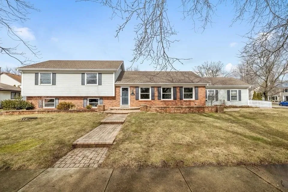 Slide of Vincent Exteriors