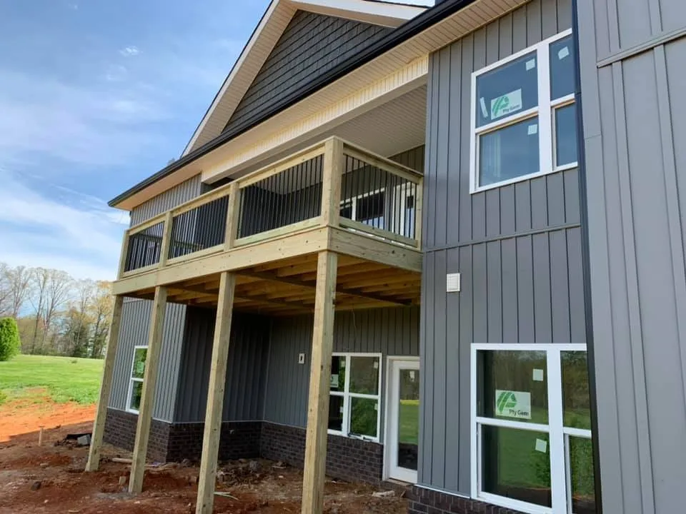Licensed roof installation in Friendsville, TN by Vision Construction