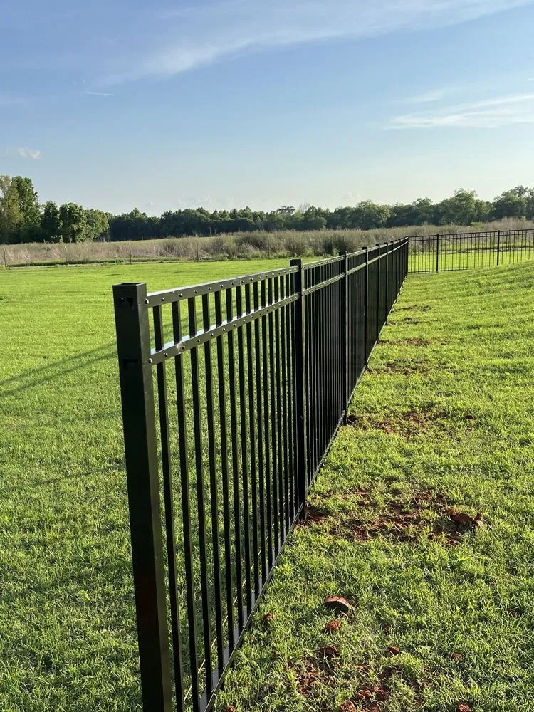 Slide of Vista Fence & Roofing