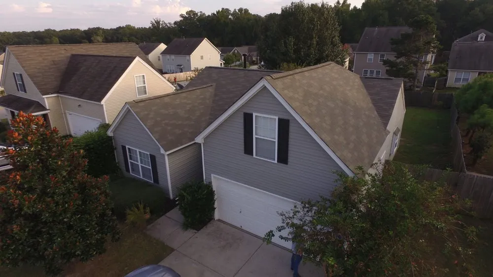 Slide of Vista Roofing