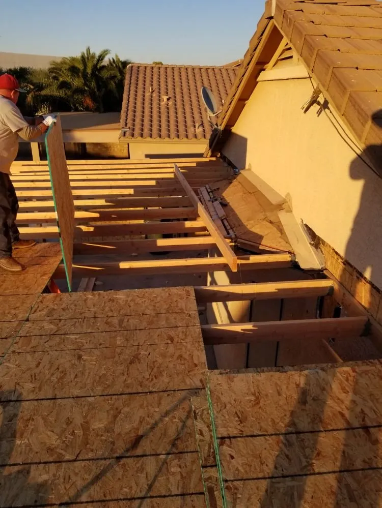 Slide of VIZCOM CONTRACTING