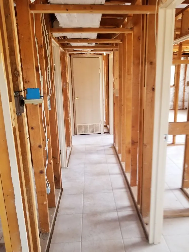 Slide of VIZCOM CONTRACTING