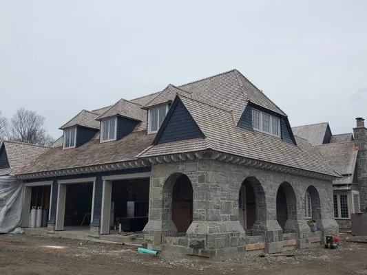 VL Roofing and Siding Logo