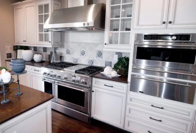 Slide of VL Yuritch Builders