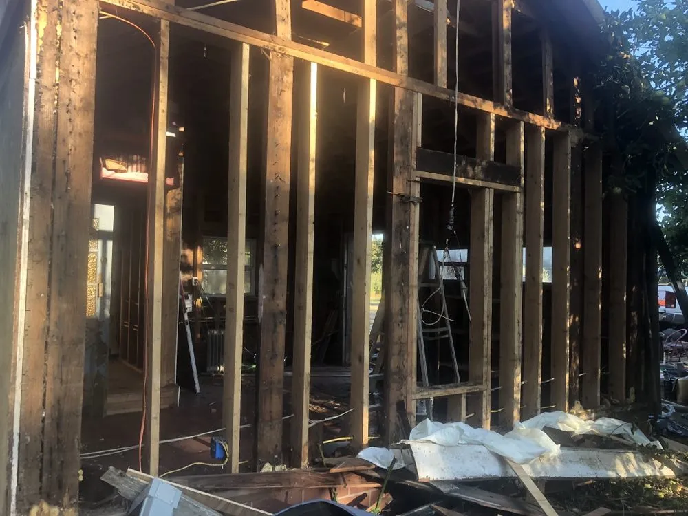 Slide of VNJ Roofers