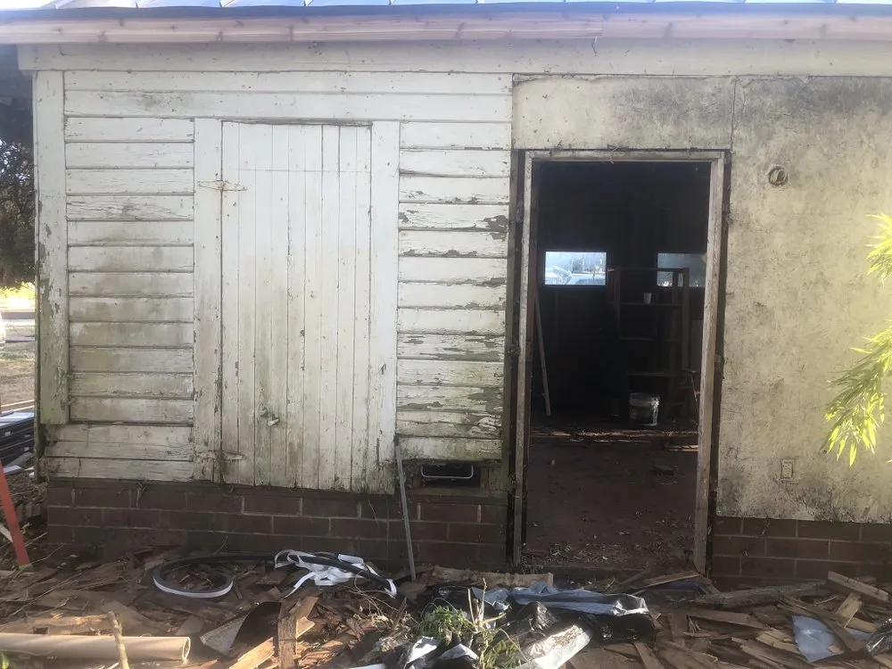 Slide of VNJ Roofers