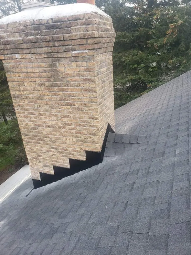 Slide of W Construcción Roofing