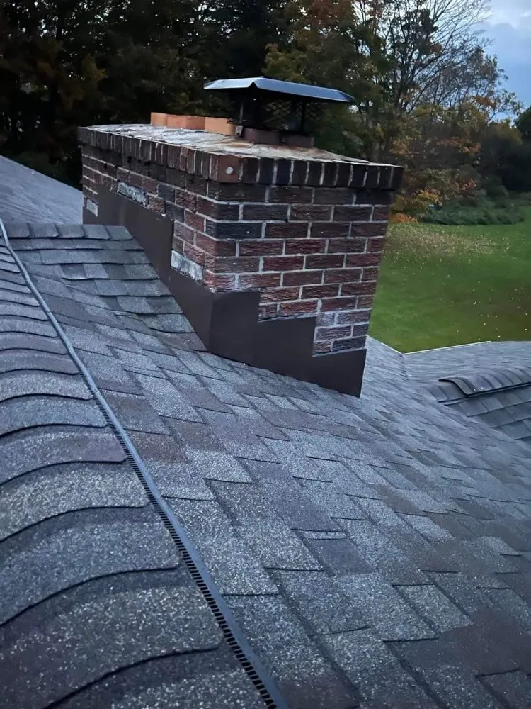 Slide of W Construcción Roofing