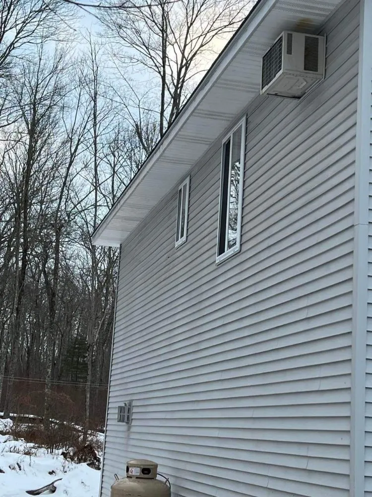 Slide of W Construcción Roofing