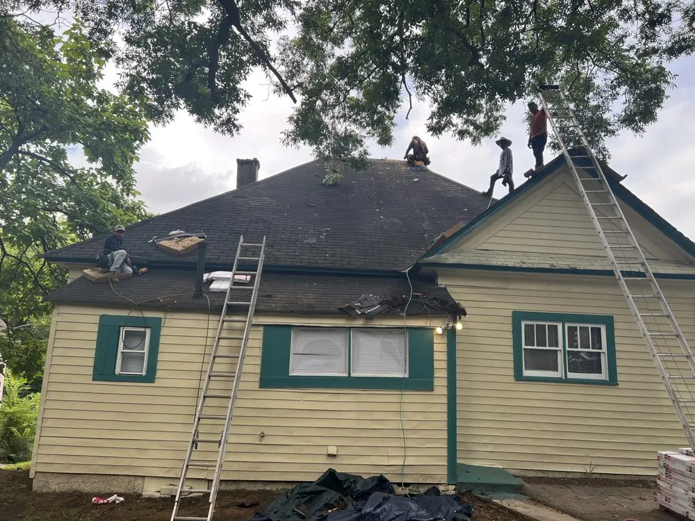 Slide of Wade's Home Improvements & Roofing