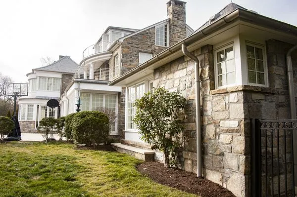 Wagner Roofing Company Logo