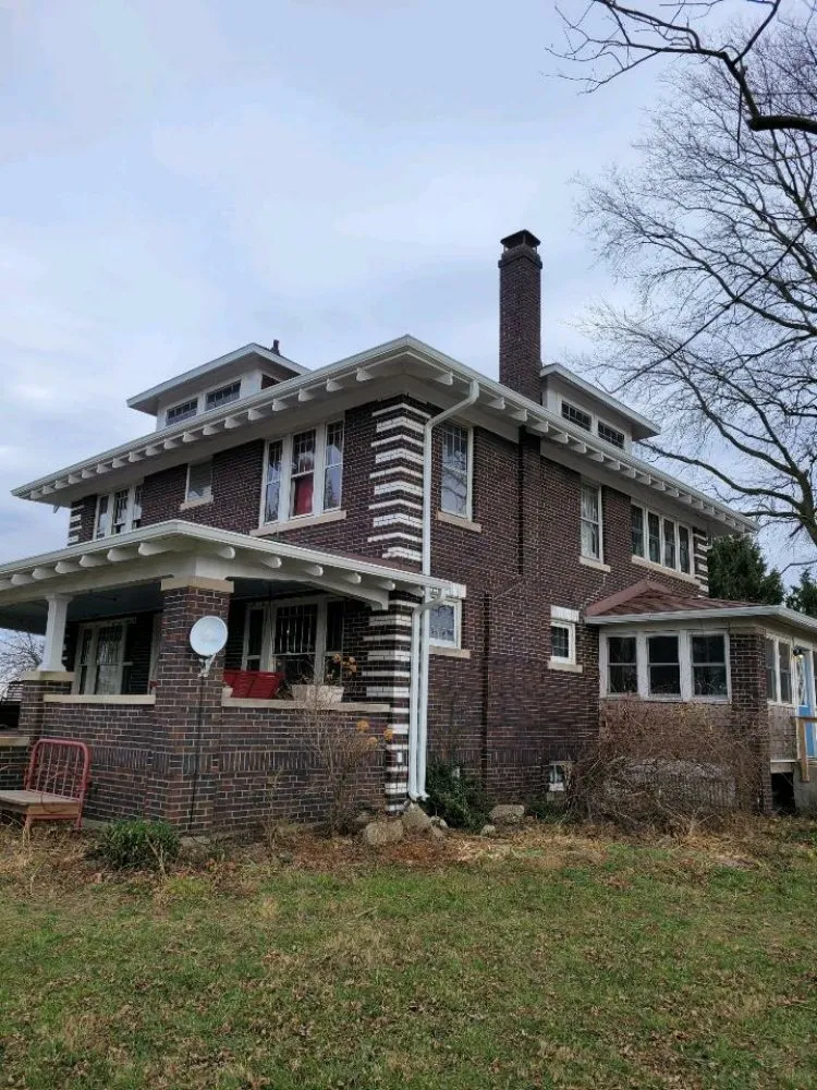 Slide of Walker Seamless Gutter