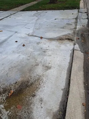 Walter's Roofing Masonry&Paving Company Logo